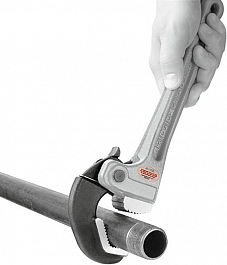 Использование алюминиевого трубного ключа Халилова Ridgid Aluminum RapidGrip 14"