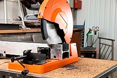 Использование пильного полотна для конструкционной стали Fein Mild Steel Cutting 355×25,4×2,2 мм
